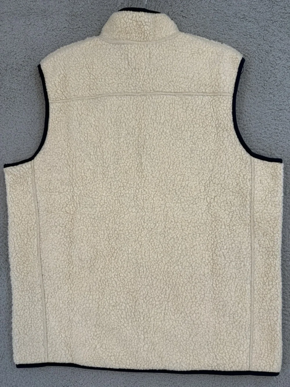 Eddie Bauer Mr. Chilali Cream Sherpa full zip Vest Men’s Large Navy Trim Pockets